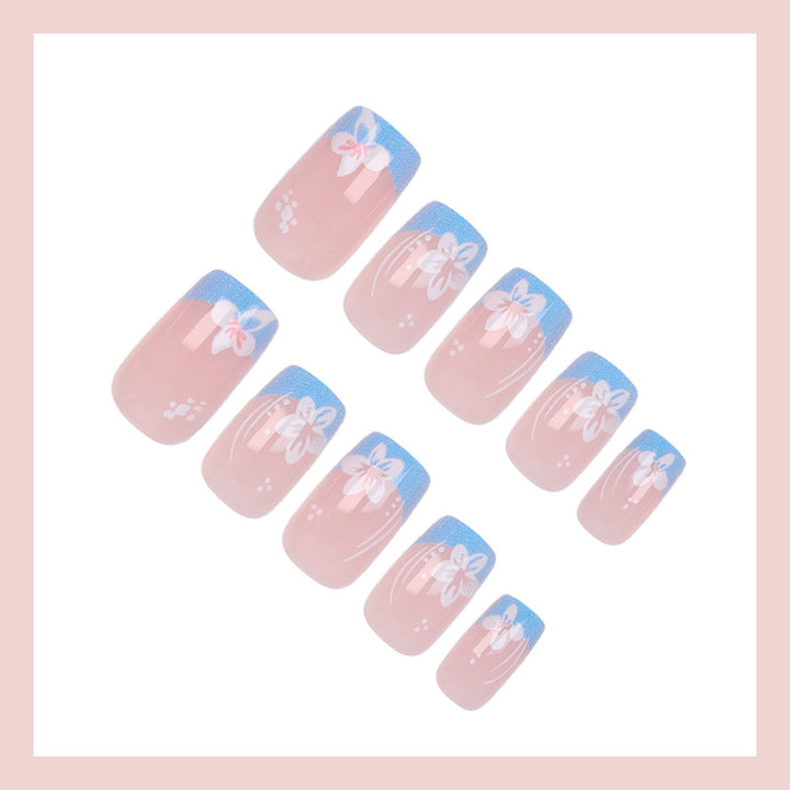 Artificial nail set with delicate flower designs Stornfield