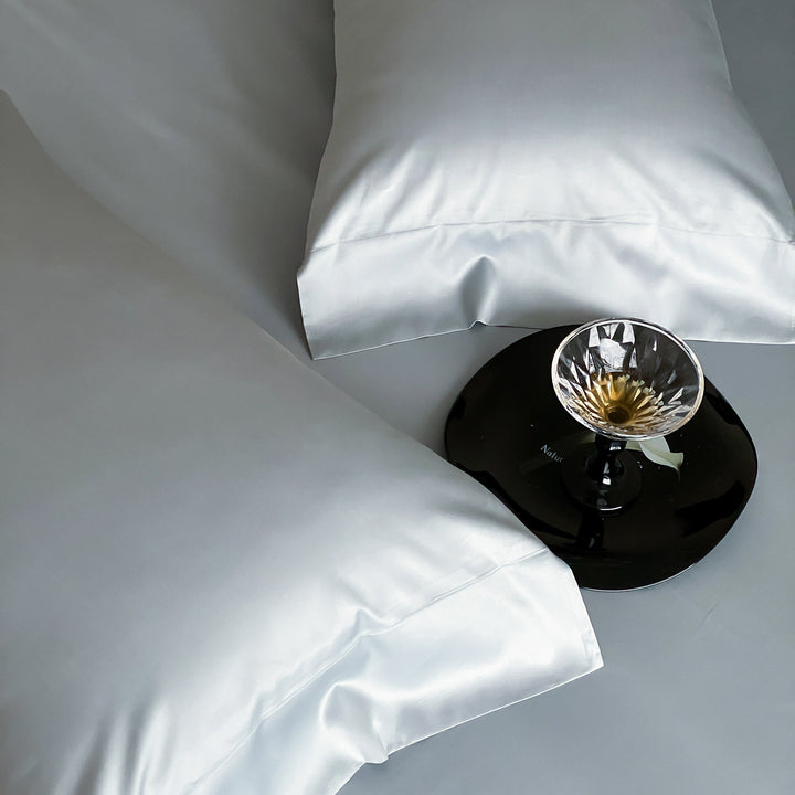 Premium cotton satin pillowcase set with hotel closure and fine piping