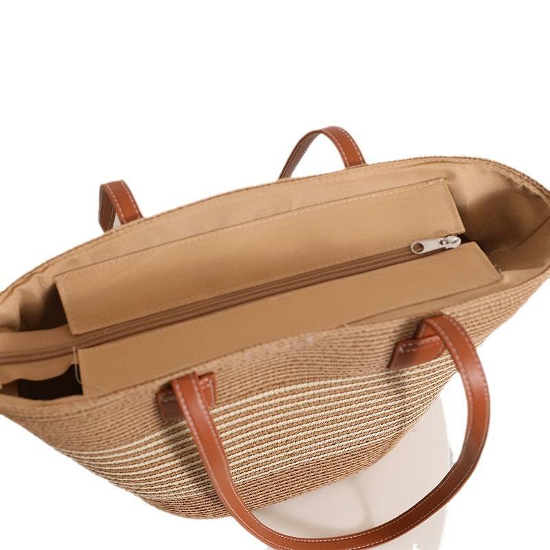 Elegant Bast Shoulder Bag with Striped Design Stornfield