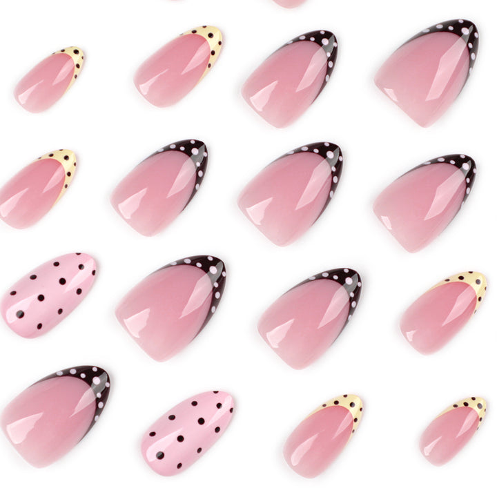 Artificial nail art in elegant design with creative accents Stornfield