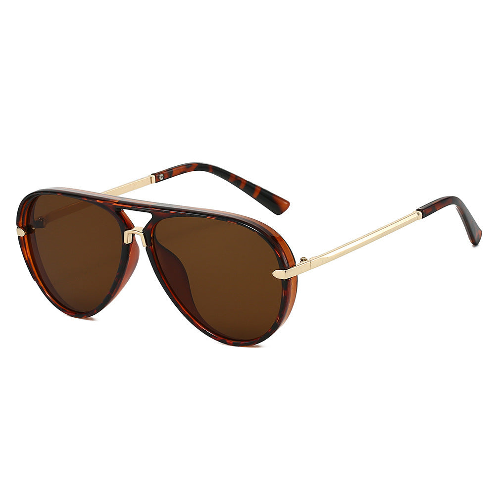 Elegant Aviator Sunglasses with Gold Accents Stornfield