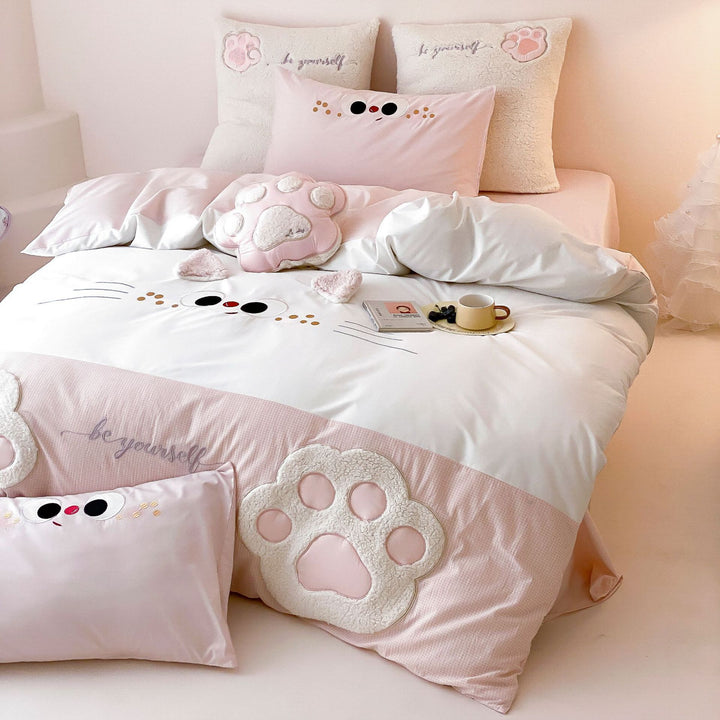 Whimsical Cat-Face Duvet Cover Set with Paw-Shaped Plush Accent Pillow