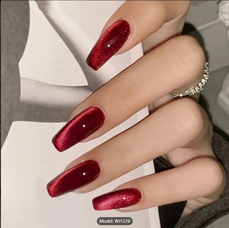 Glossy Press-On Nails Set with Elegant Finish Stornfield