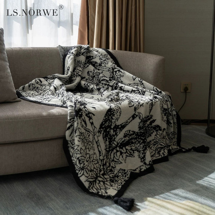 Decorative Floral Pattern Throw Blanket