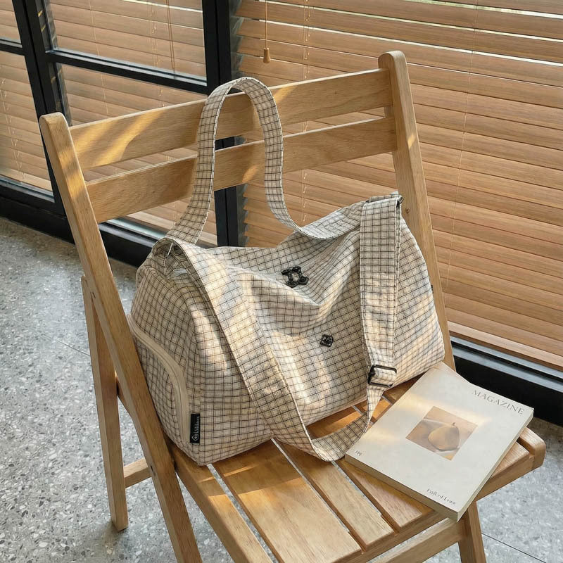 Women’s sporty and stylish travel bag Stornfield