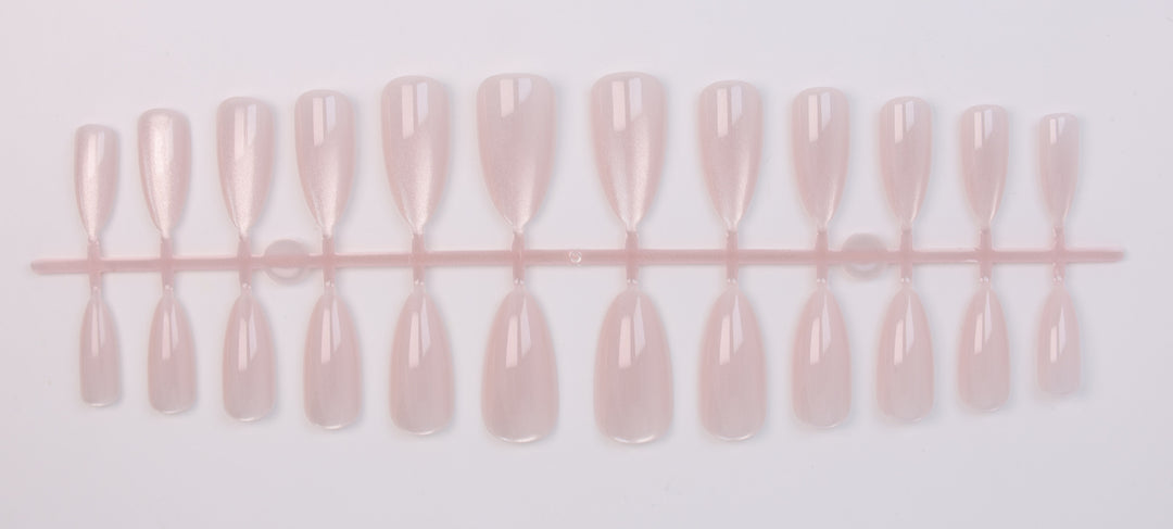 Artificial nail set with shimmering designs Stornfield