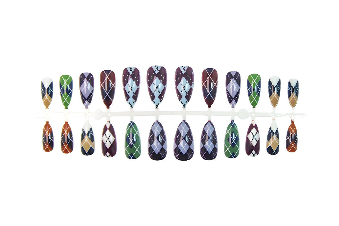 Artificial nail set with decorative diamond patterns Stornfield