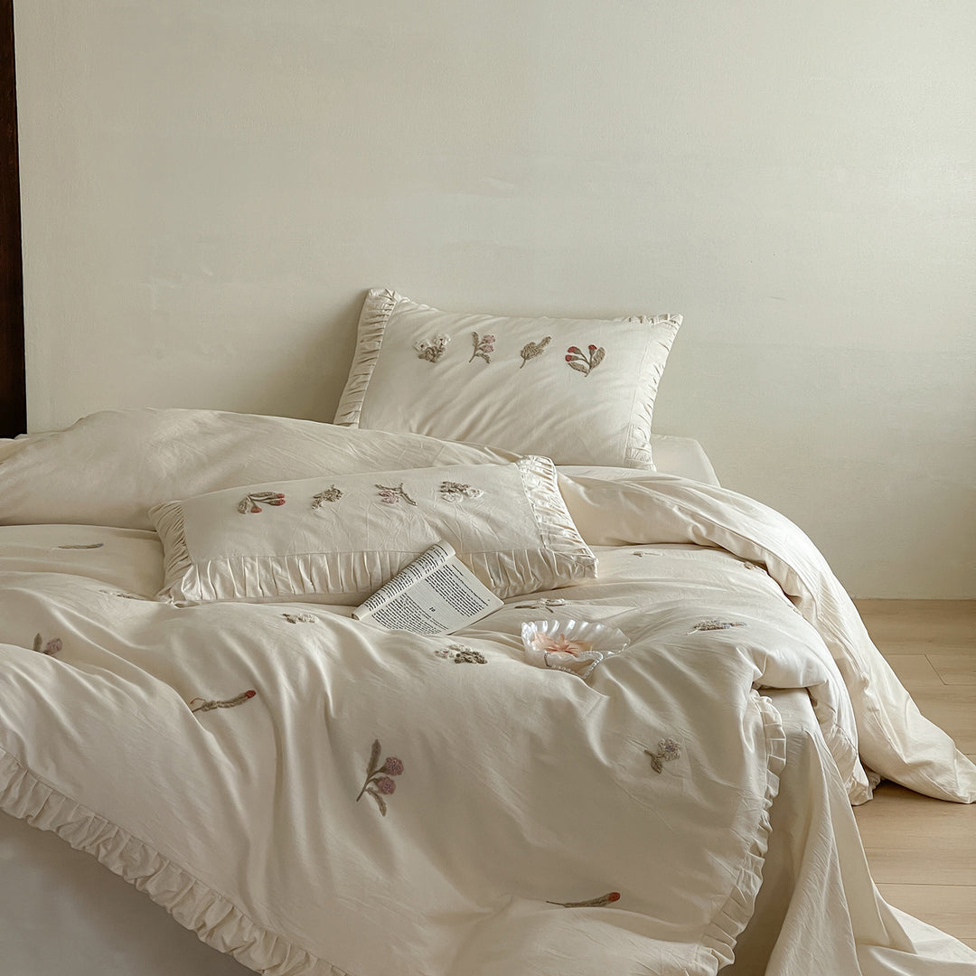 Vintage-Inspired Hand-Embroidered Cotton Sateen Duvet Cover Set with Ruffle-Edge Pillow Shams