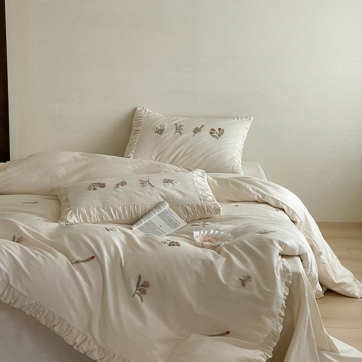 Vintage-Inspired Hand-Embroidered Cotton Sateen Duvet Cover Set with Ruffle-Edge Pillow Shams