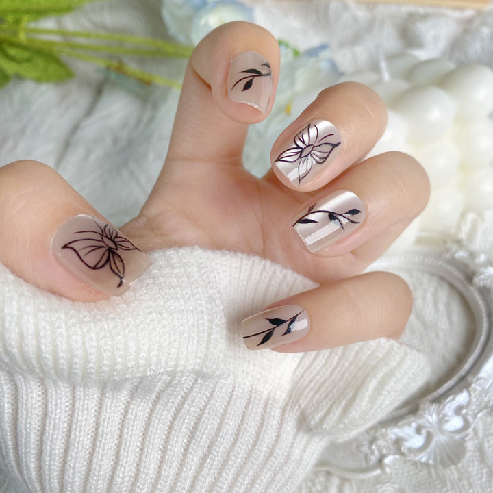 Artistic Floral Print Press-On Nail Set