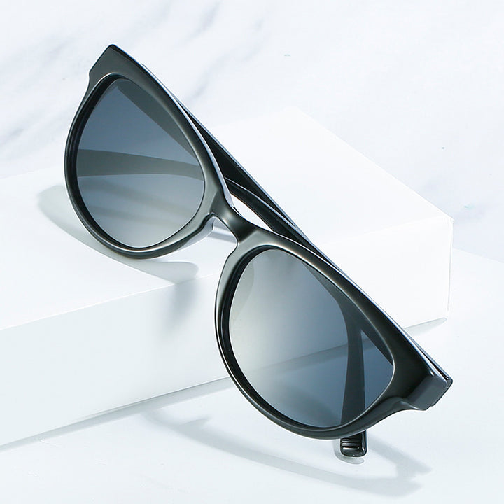 Cat-Eye Shaped Sunglasses Stornfield