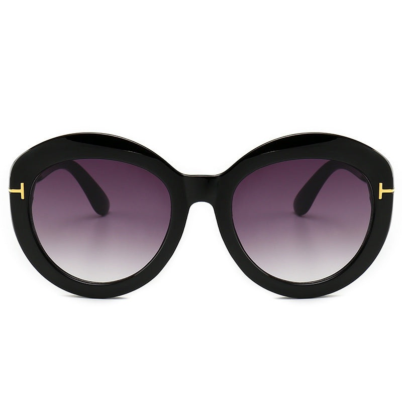 Elegant Wide-Leg Frame Sunglasses Stornfield