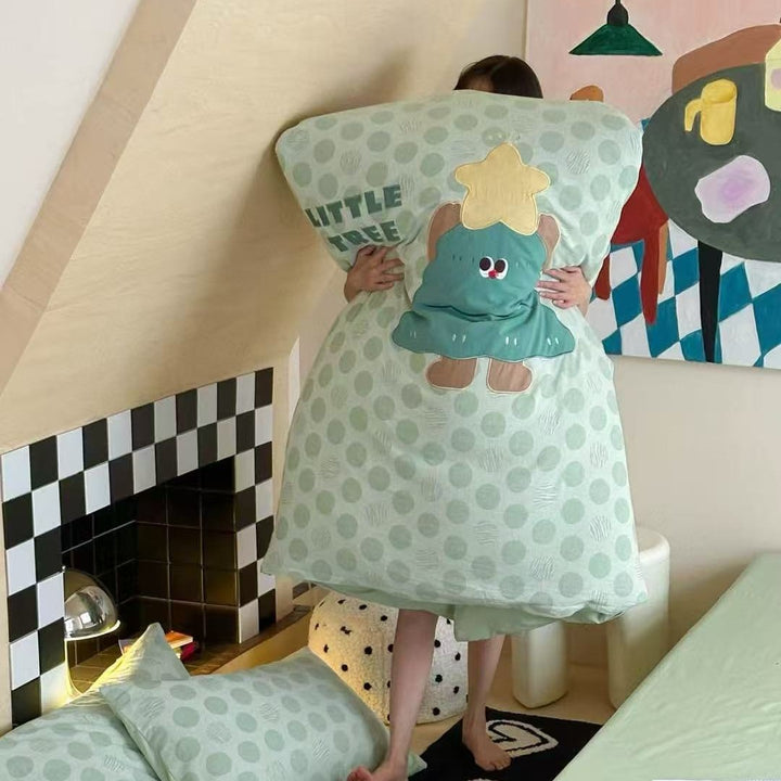 Child-friendly bedding set with embroidered rabbit motif and dotted woven texture