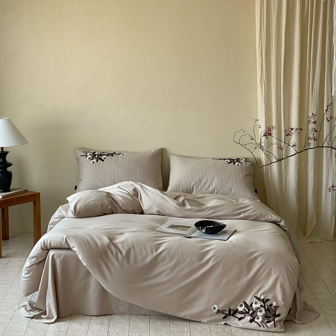 Quilted Ribbed Pillow Sham & Embroidered Duvet Cover Set