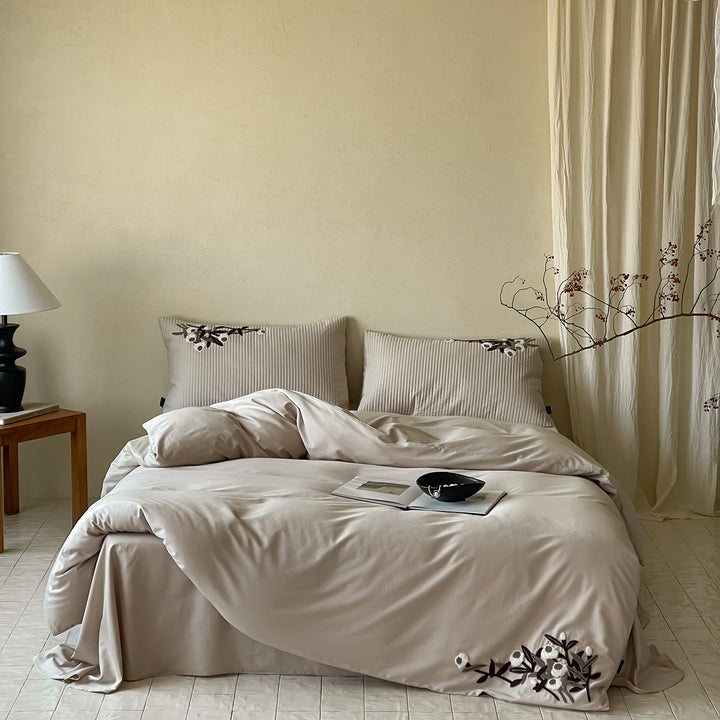Quilted Ribbed Pillow Sham & Embroidered Duvet Cover Set
