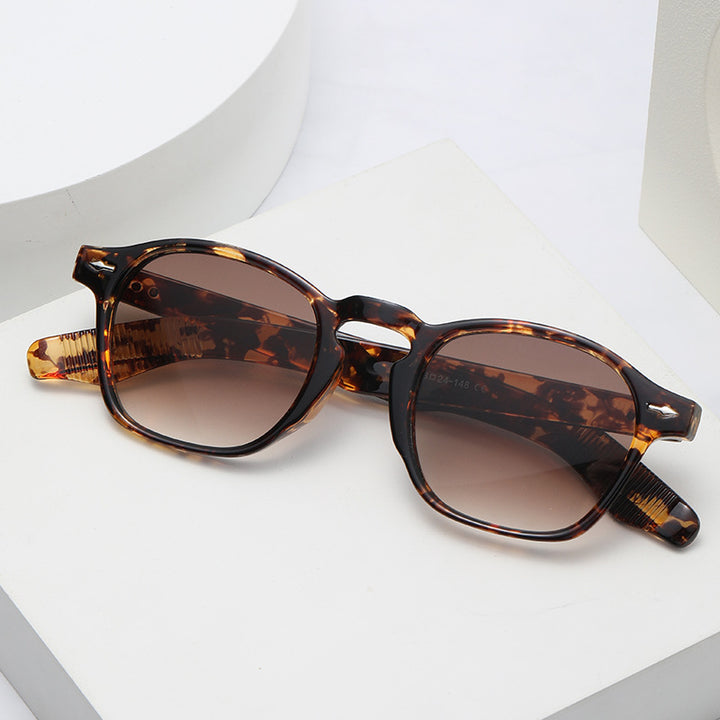 Women rebellious retro-inspired sunglasses Stornfield