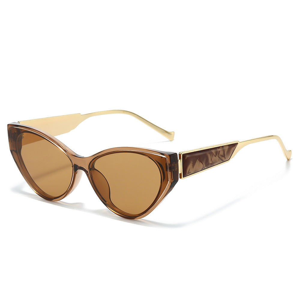 Chic Cat-Eye Sunglasses with Unique Detailing Stornfield