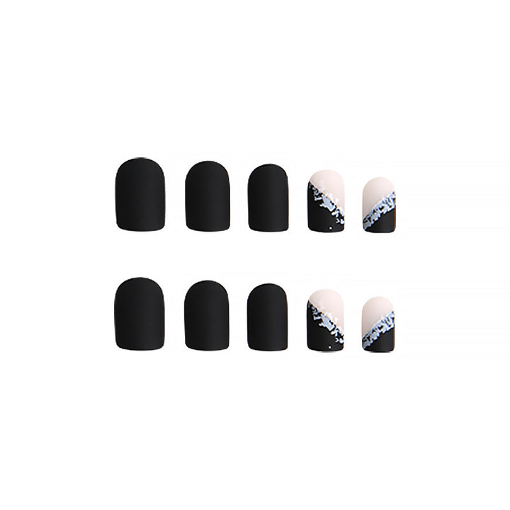 Elegant and fashionable artificial nails Stornfield