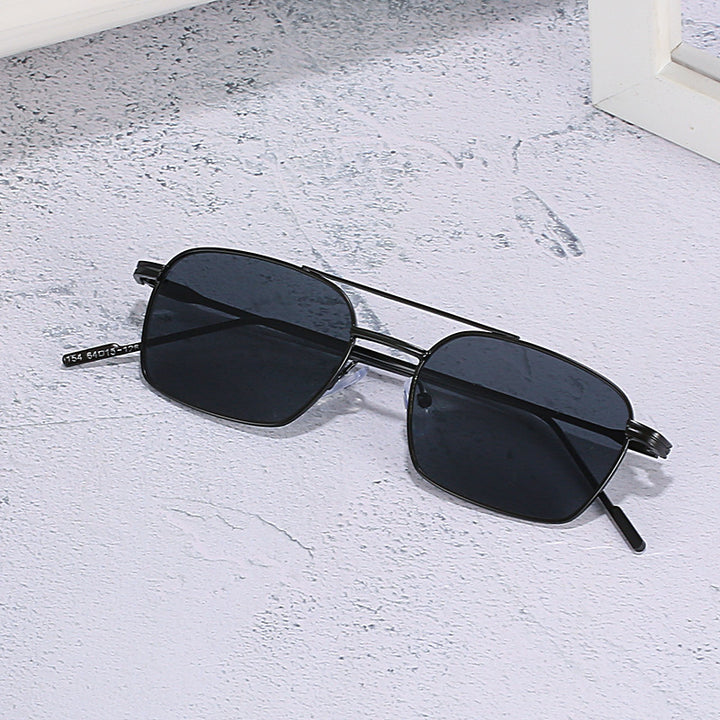 Elegant Geometric Frame Sunglasses Stornfield