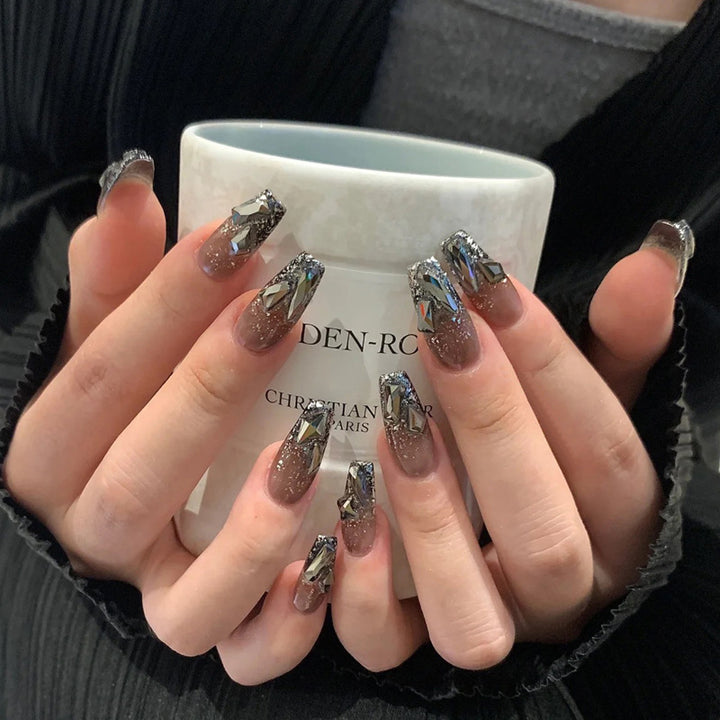 Glamorous Nail Art Stornfield