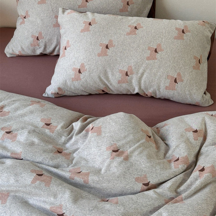 Bedding set made of cotton percale with delicate cherry motif and reversible easy care