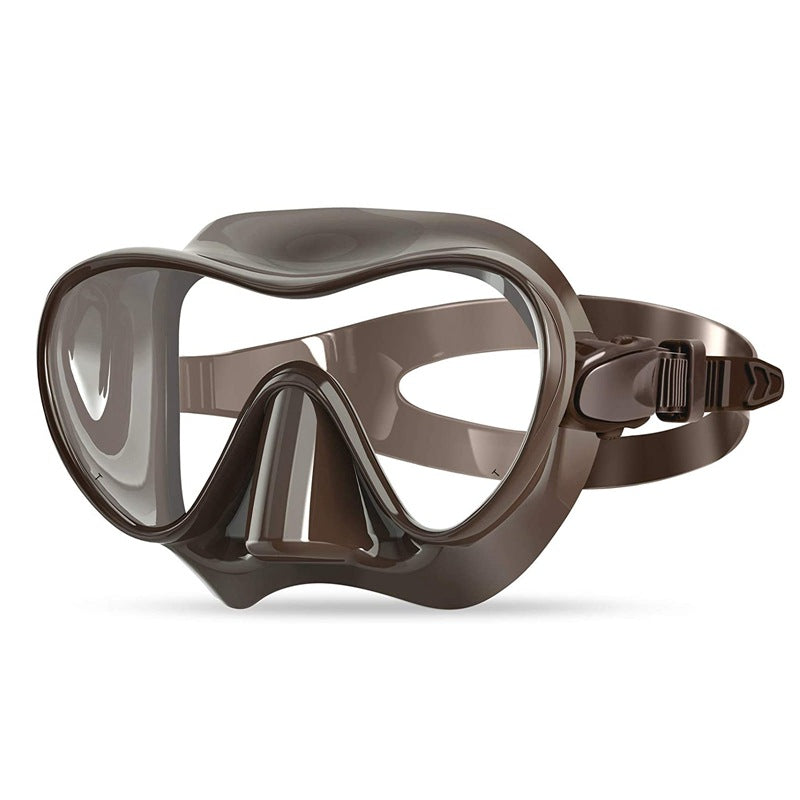 Diving mask with flexible silicone edge and clear field of vision Stornfield
