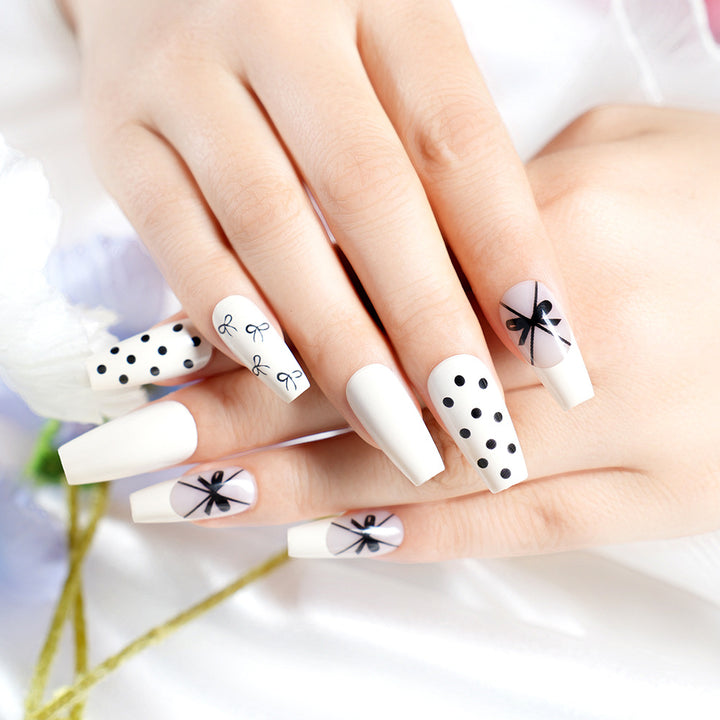 Elegant Press-On Nail Art Set Stornfield