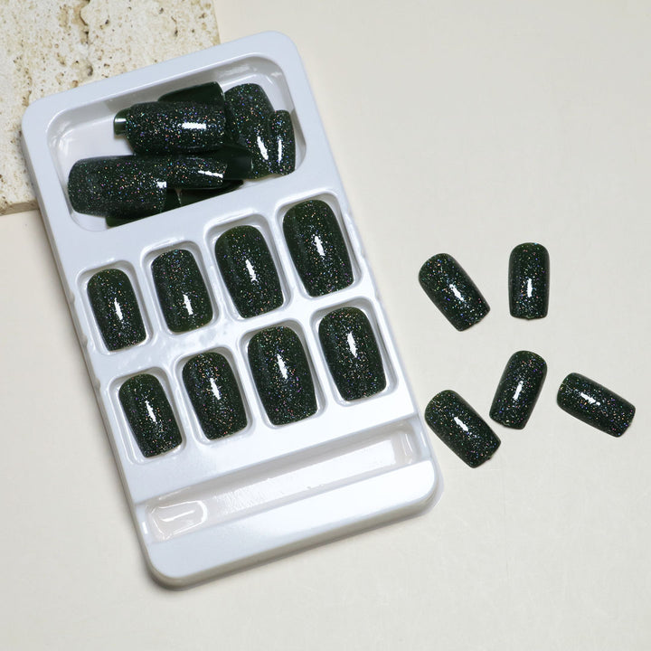Sparkling Glam Press-On Nail Set Stornfield