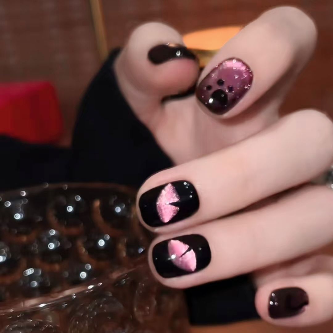 Cute Character Press-On Nail Art Set Stornfield