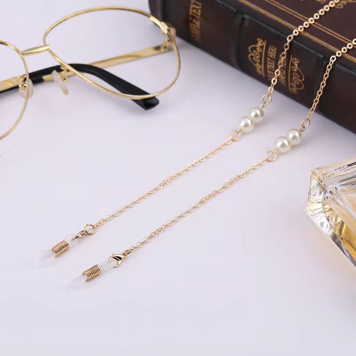 Elegant Layered Pearl and Chain Necklace Stornfield