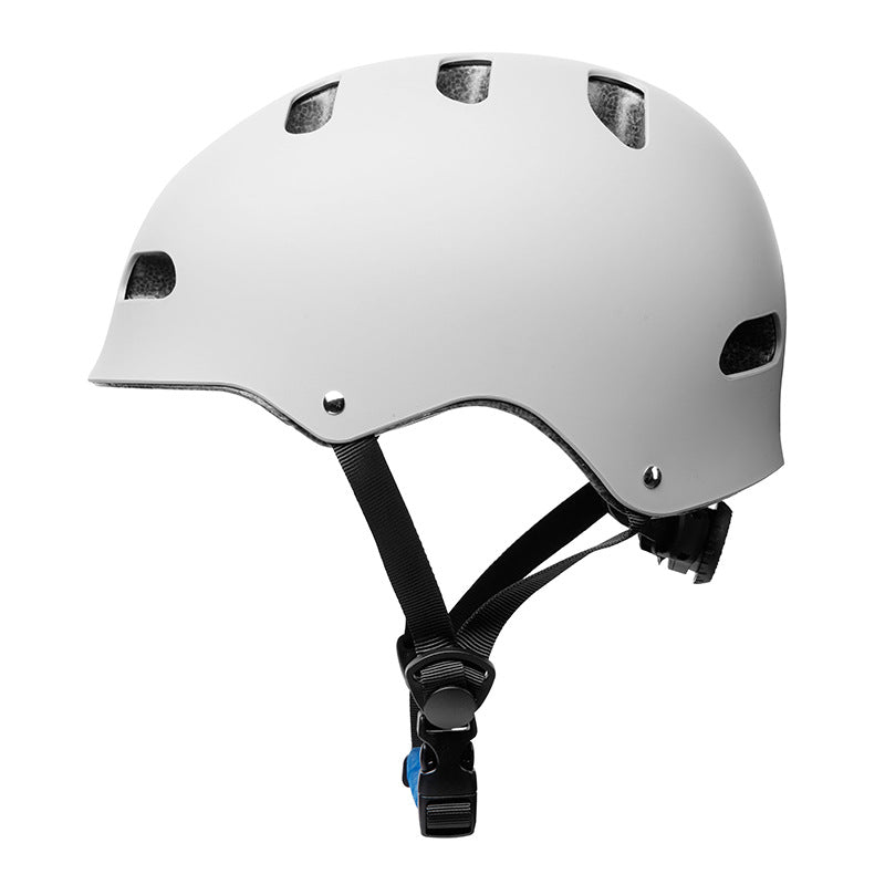 Skate helmet with outstanding comfort and safety Stornfield