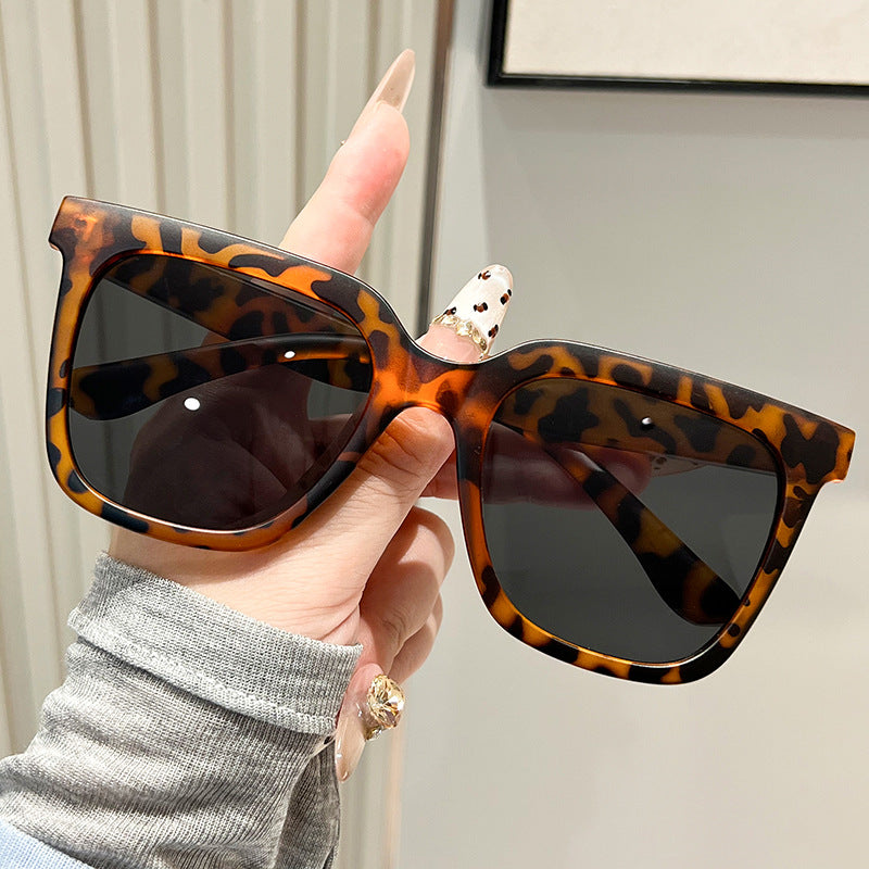 Women's oversized sunglasses with matte frame Stornfield