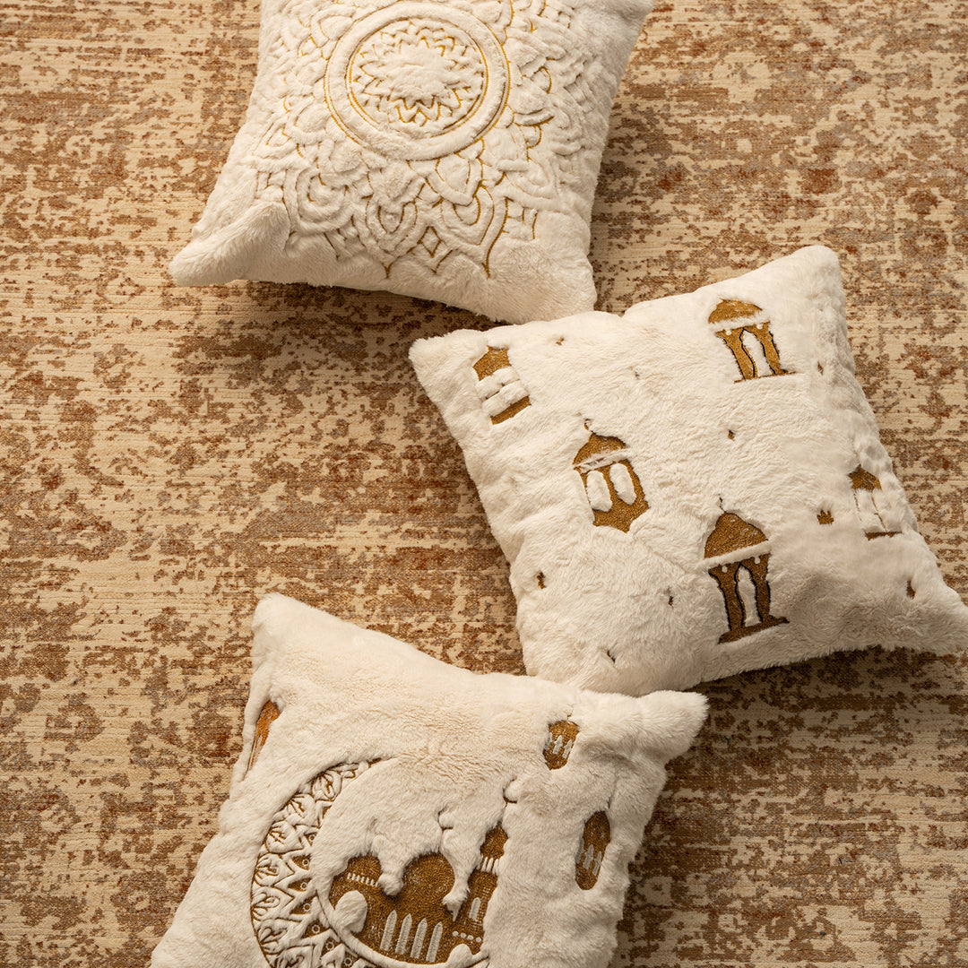 Luxurious decorative pillow cover made of faux fur with relief mandala motif Stornfield