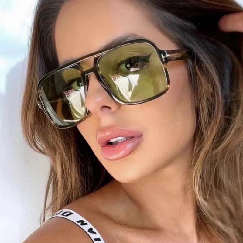 Women's stylish sunglasses in distinctive rectangular design Stornfield