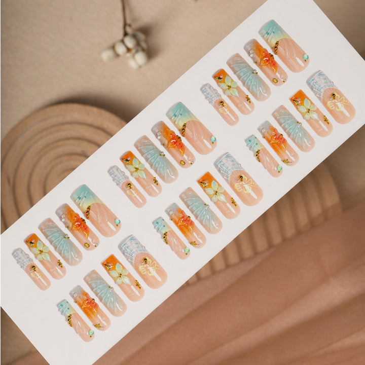 Artificial nail set with floral and luxurious decorations Stornfield