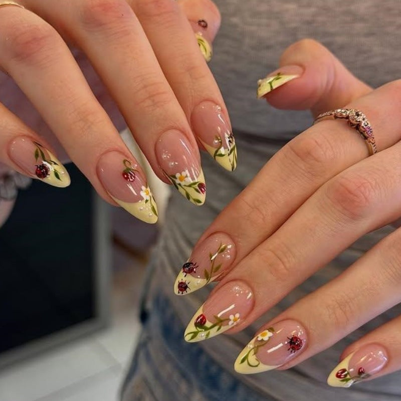 Animal-Inspired Press-On Nail Art Set Stornfield