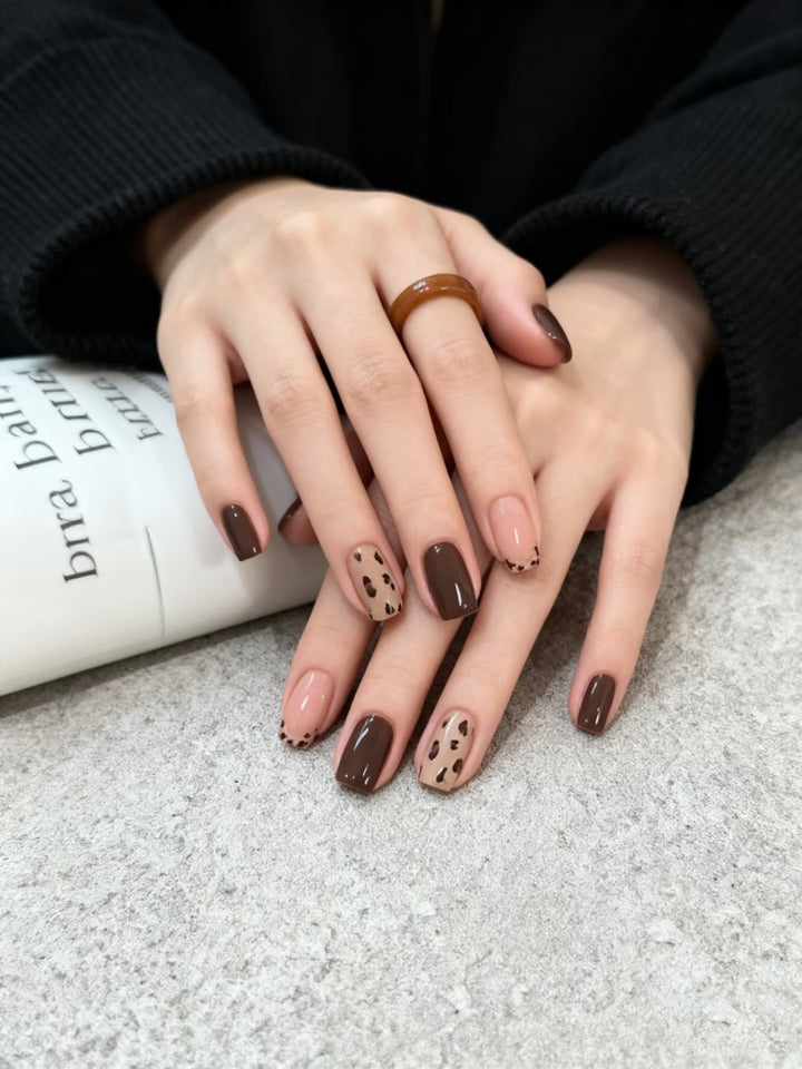 Decorative Press-On Nail Art Set with Unique Leopard Patterns