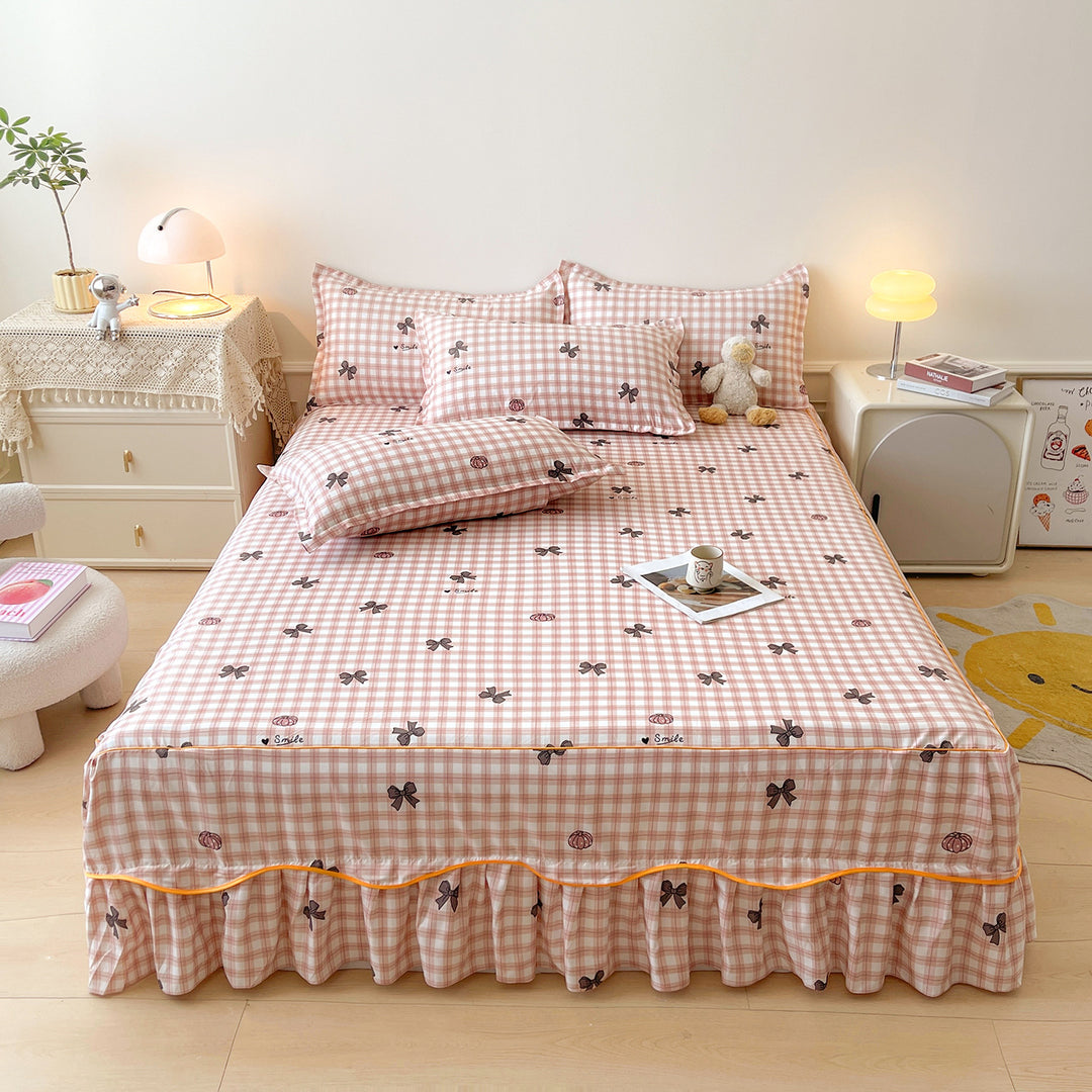 Floral Patterned Bedspread with Ruffled Edge