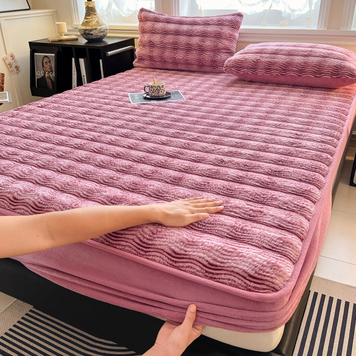 Ribbed Plush Mattress Protector