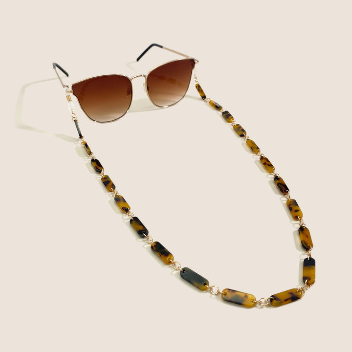 Fashionable Statement Eyewear Chain Stornfield