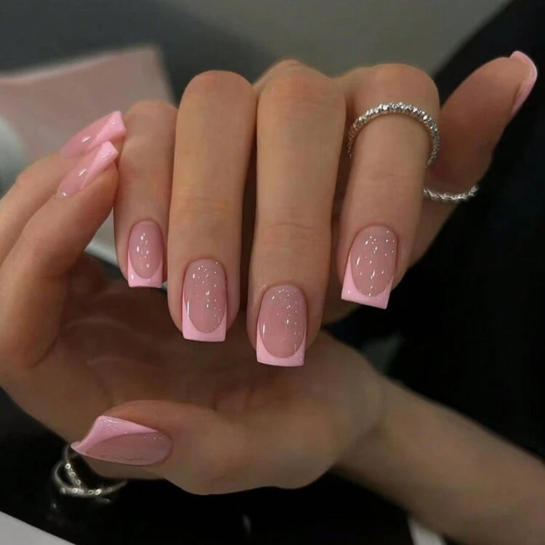 Artificial nail set with modern French tips and elegant shine Stornfield