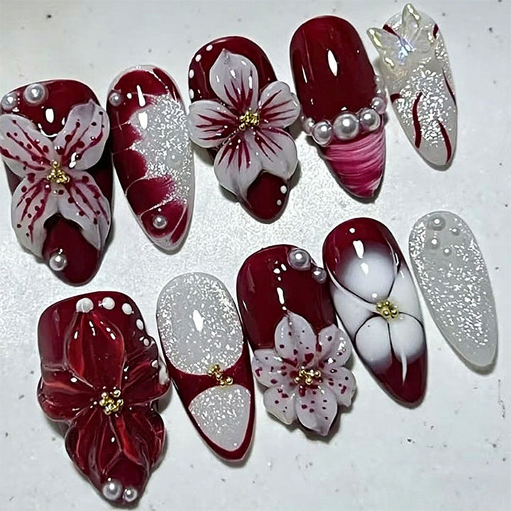 Artful nail set with floral accents Stornfield