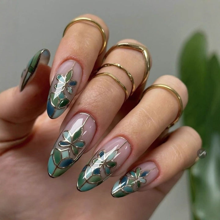 Amazing art nails with peacock feather design Stornfield