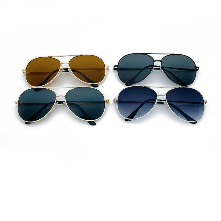 Sunglasses in Modern Pilot Style Stornfield