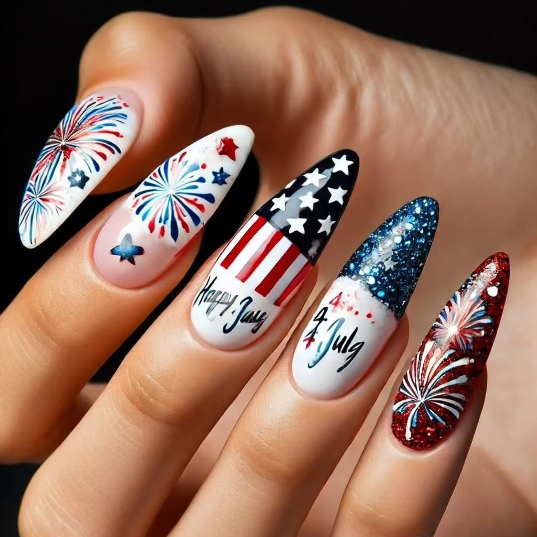 Artificial nails with patriotic designs Stornfield