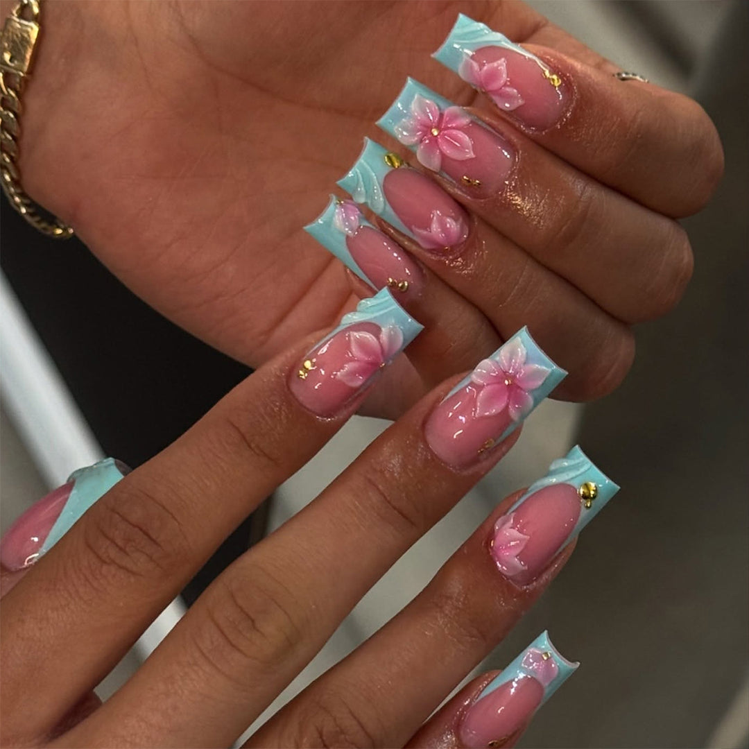 Artificial nails with floral motifs and modern design Stornfield