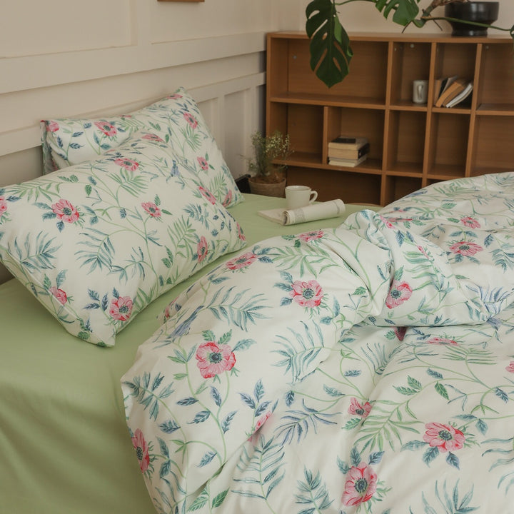 Cotton percale bedding set with botanical sketch print and concealed hotel closure