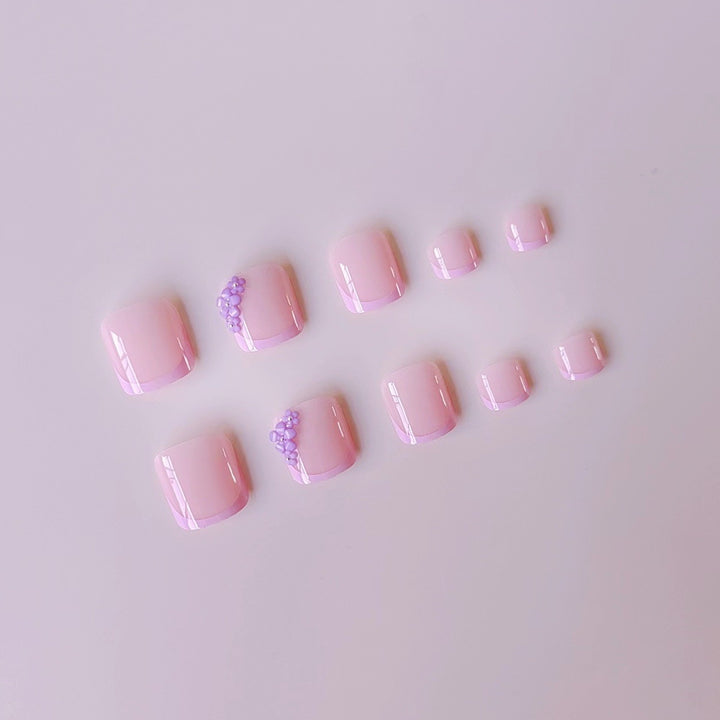 Artificial nail set with floral 3D decorations and elegant accents Stornfield