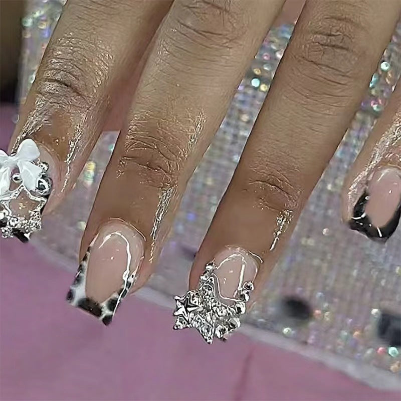 Elegant Artificial Nail Tips with Gold Accents Stornfield