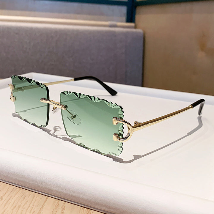 Ladies fashionable sunglasses with playful frame Stornfield